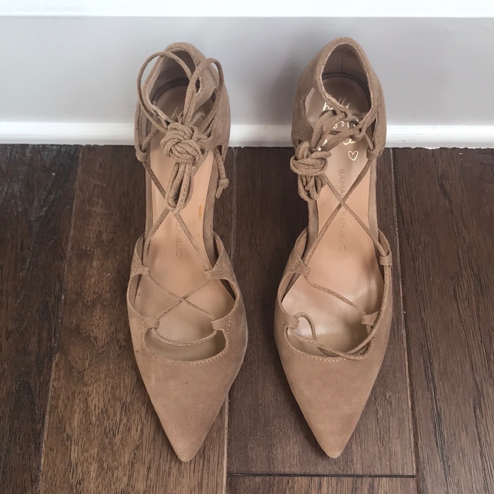 Banana Republic tan suede lace up pumps 7.5